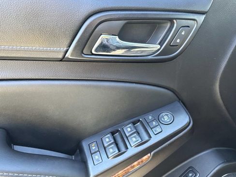 Used 2016 Chevrolet Suburban LTZ image 21
