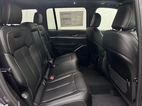 New 2026 Jeep Grand Cherokee Limited image 15