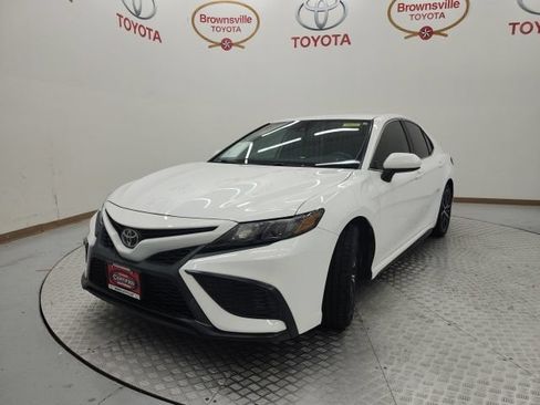 Used 2021 Toyota Camry SE FWD image 2
