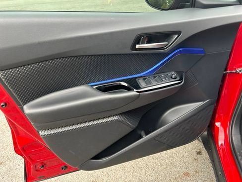 Used 2020 Toyota C-HR XLE FWD image 23