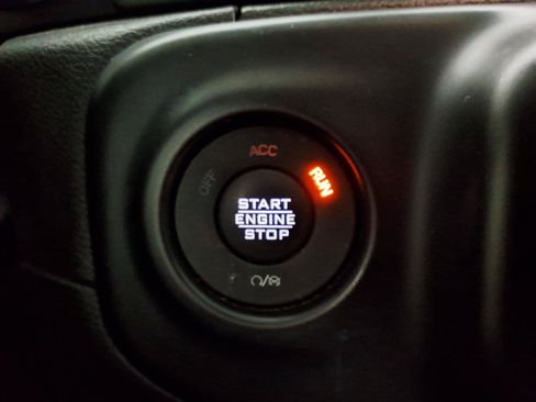 Used 2022 Jeep Wrangler Unlimited Sahara w/ LED Lighting Group AWD/4WD image 23