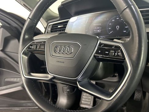 Used 2024 Audi Q8 e-tron Premium Plus w/ Premium Plus Package image 32