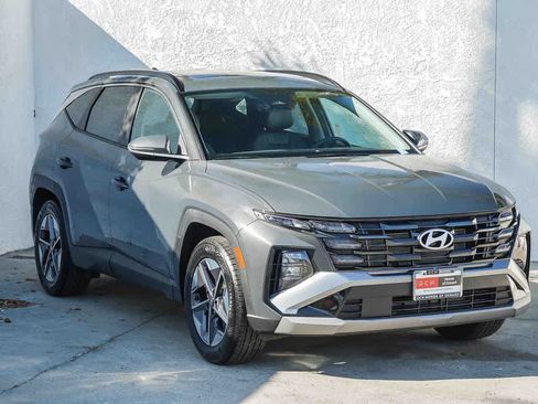 Used 2026 Hyundai Tucson SEL FWD image 3