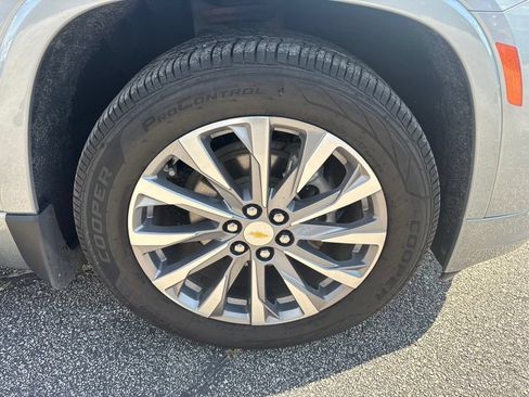 Used 2023 Chevrolet Traverse Premier AWD/4WD image 11