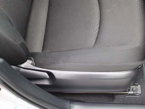 Used 2020 Toyota Prius LE image 21