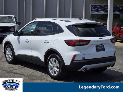 Used 2025 Ford Escape Active w/ Tech Pack #1 FWD image 2