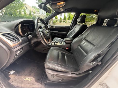 Used 2014 Jeep Grand Cherokee Laredo w/ All Weather Capability Group AWD/4WD image 6
