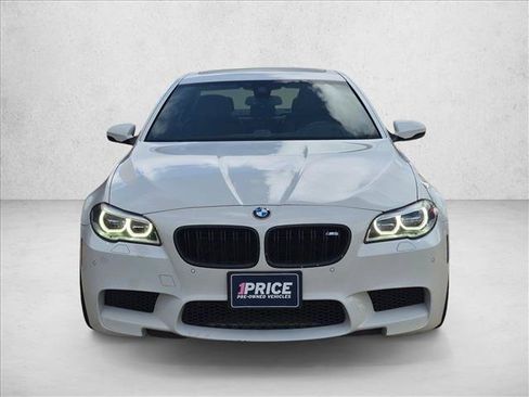 Used 2014 BMW M5 RWD image 2