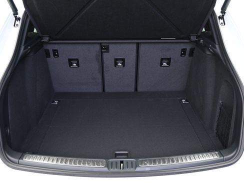 Used 2025 Porsche Macan image 19