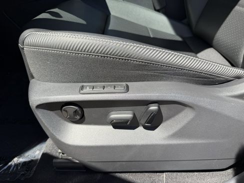 Used 2023 Volkswagen Atlas Cross Sport SEL image 32