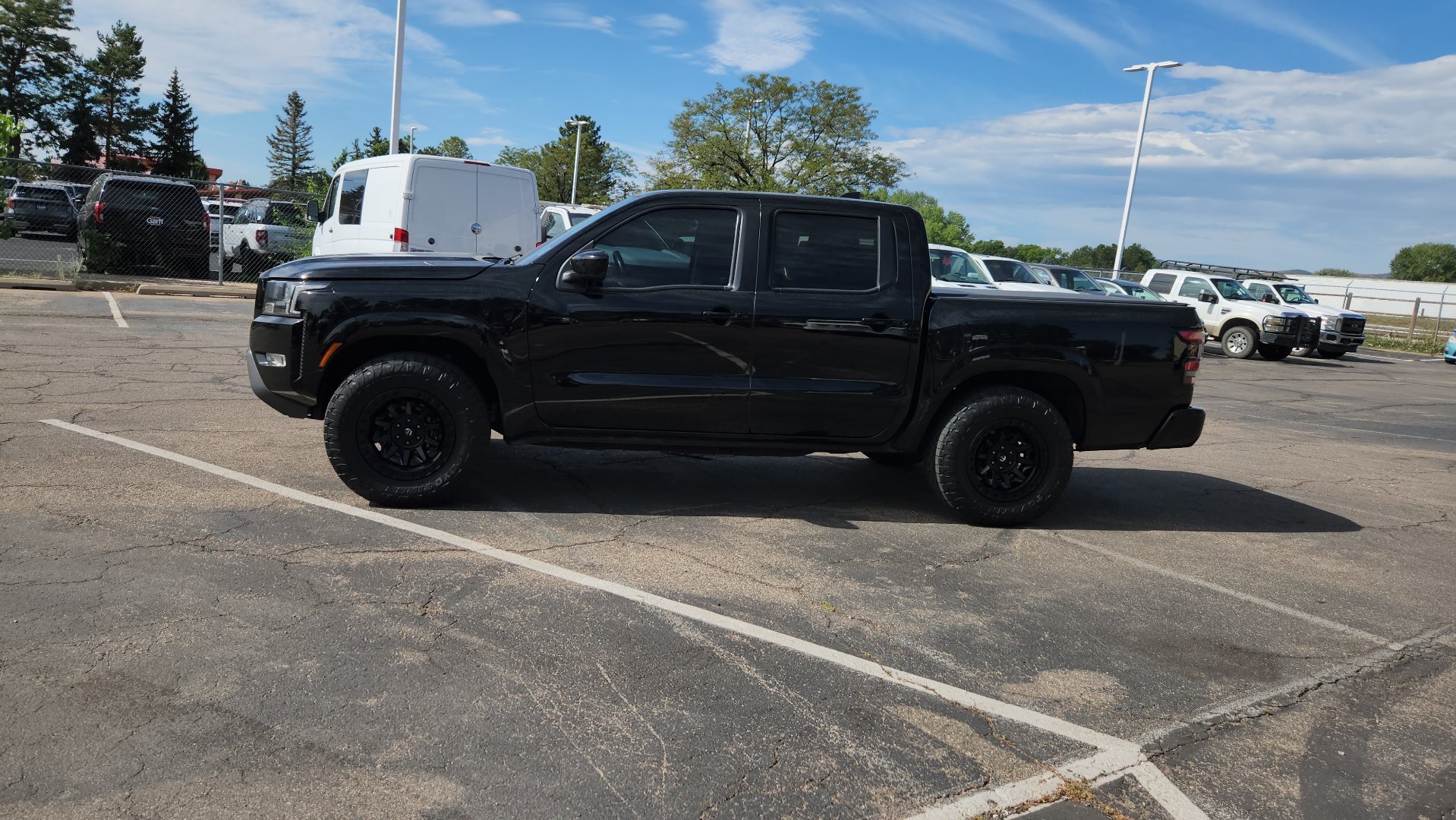 Used 2022 Nissan Frontier SV AWD/4WD image 4