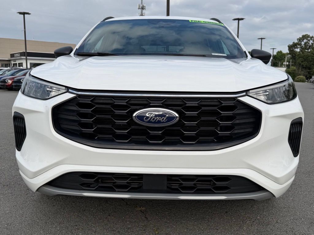 Used 2023 Ford Escape ST-Line w/ Tech Pack #1 FWD image 2