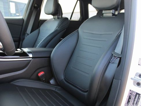 New 2025 Mercedes-Benz GLC 350e 4MATIC image 30