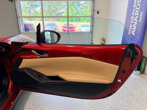 Used 2017 MAZDA MX-5 Miata Grand Touring RWD image 25