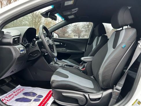 Used 2019 Hyundai Veloster 2.0 image 13