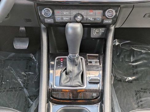 Used 2025 Jeep Compass Latitude w/ Convenience Group AWD/4WD image 19