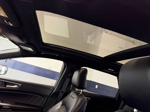 Used 2022 Ford Edge ST-Line image 3