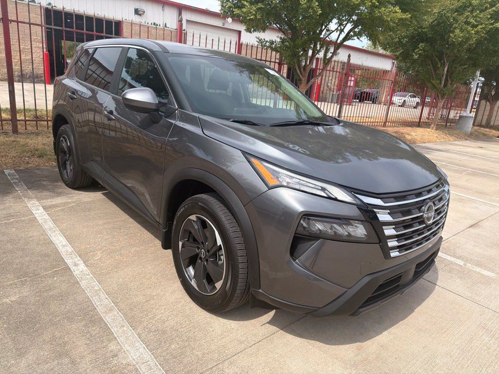 Certified 2026 Nissan Rogue SV FWD image 4