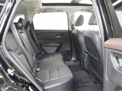 Used 2023 Nissan Rogue SV w/ SV Premium B Package AWD/4WD image 12
