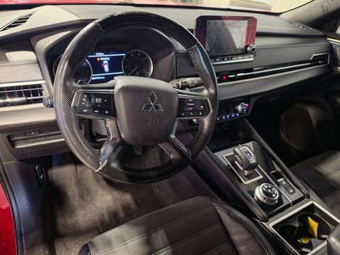 Used 2022 Mitsubishi Outlander SE AWD/4WD image 4