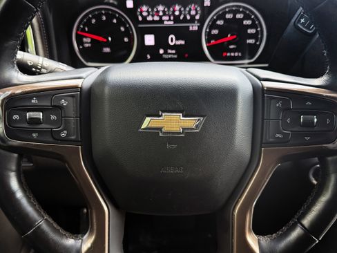 Used 2019 Chevrolet Silverado 1500 High Country w/ Technology Package AWD/4WD image 37