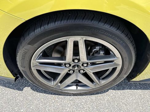 Used 2025 Ford Mustang Coupe RWD image 11