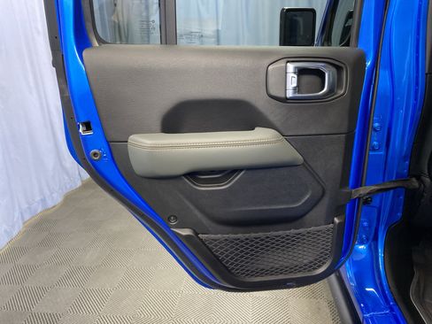 Certified 2024 Jeep Gladiator Mojave image 25