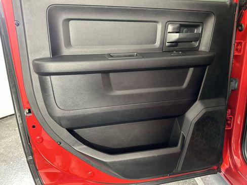 Used 2018 RAM 2500 Tradesman w/ Chrome Appearance Group image 29