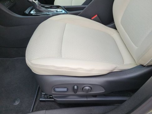 Used 2023 Buick Encore GX Preferred w/ Cold Weather Comfort Package FWD image 14