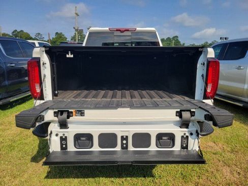 Used 2022 GMC Sierra 2500 Denali w/ Denali Ultimate Package AWD/4WD image 8