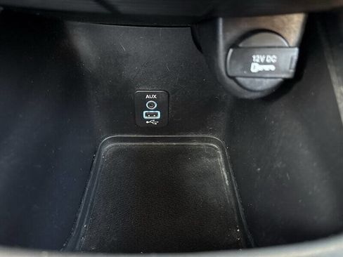 Used 2017 Dodge Journey Crossroad w/ Popular Equipment Group FWD image 28