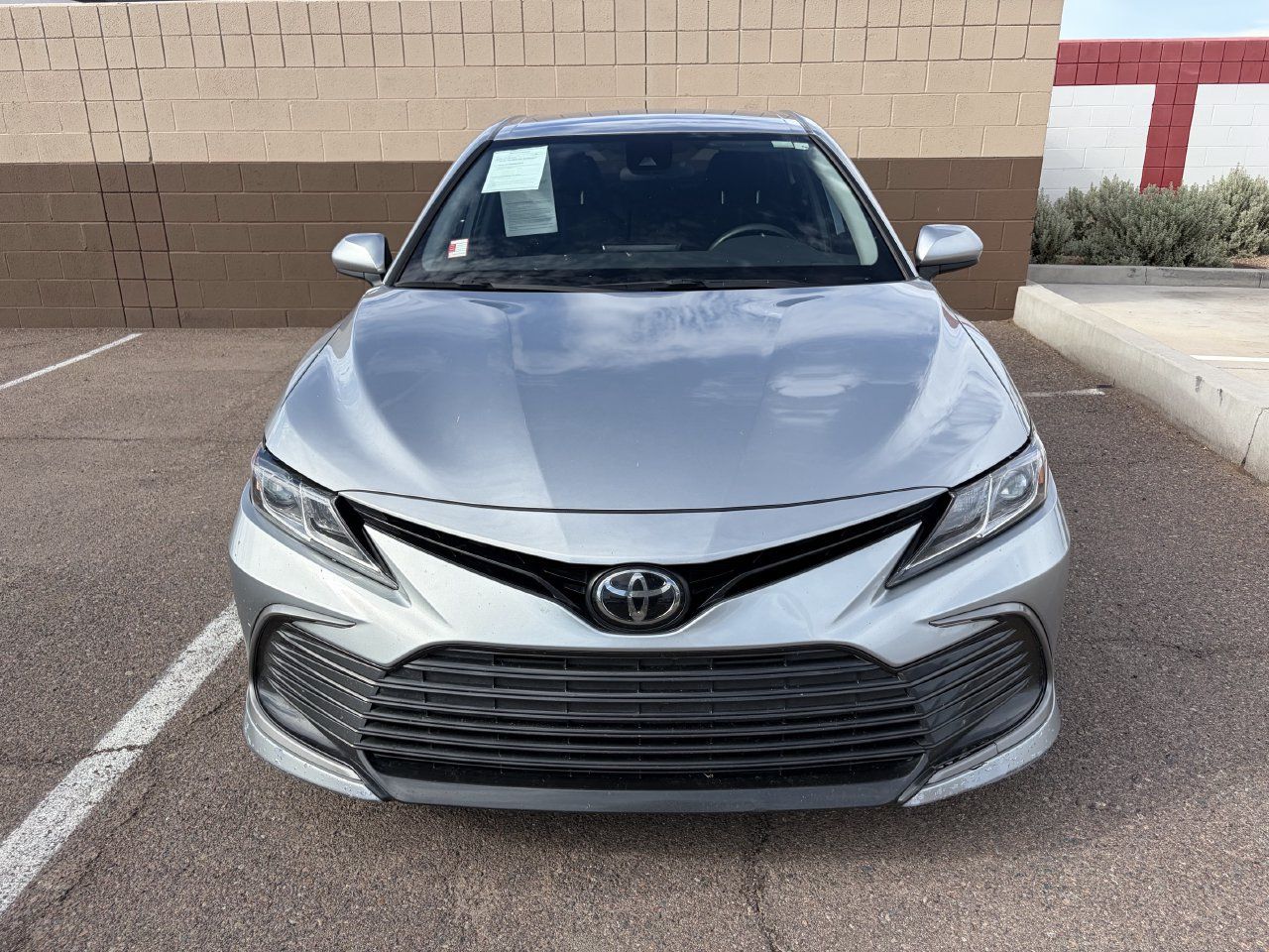 Used 2022 Toyota Camry LE FWD image 3