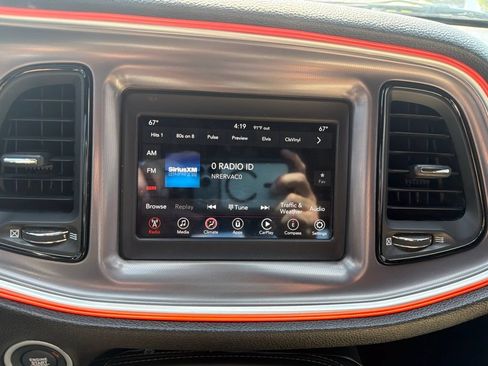 Used 2019 Dodge Challenger SXT RWD image 9