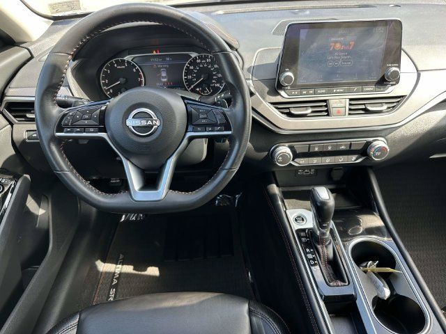 Used 2024 Nissan Altima 2.5 SR FWD image 2