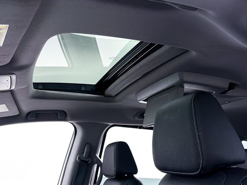 Used 2023 Honda Odyssey Touring image 5