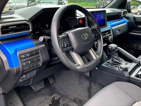 Used 2024 Toyota Tacoma TRD Off-Road AWD/4WD image 8