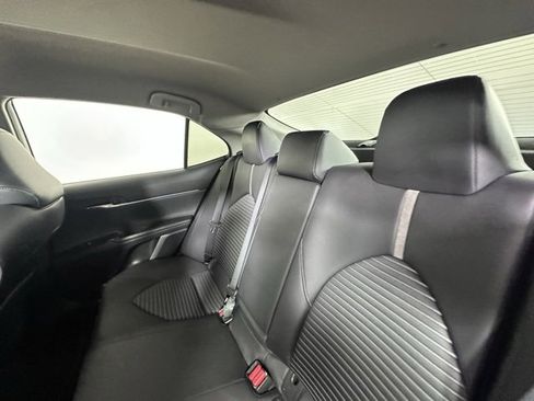 Used 2018 Toyota Camry SE image 16