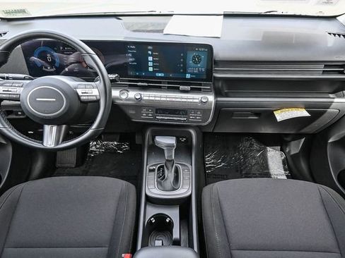 Certified 2025 Hyundai Kona SEL image 17