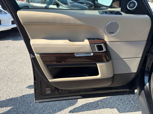 Used 2016 Land Rover Range Rover HSE image 14
