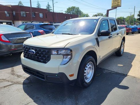 Used 2025 Ford Maverick XL w/ 4K Tow Package AWD/4WD image 3