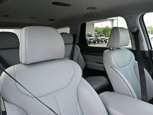 Used 2025 Hyundai Palisade SEL FWD image 44