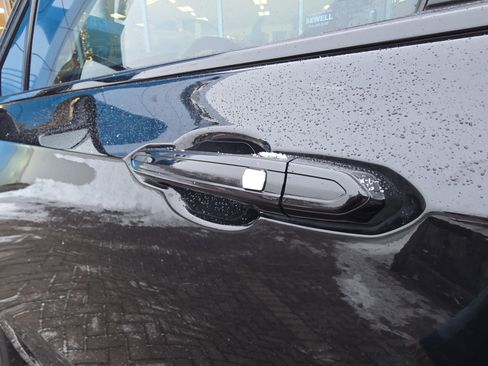 Used 2023 Cadillac XT6 Sport w/ Platinum Package image 13