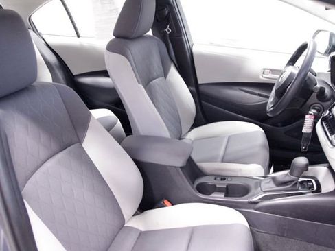 Used 2025 Toyota Corolla LE image 12