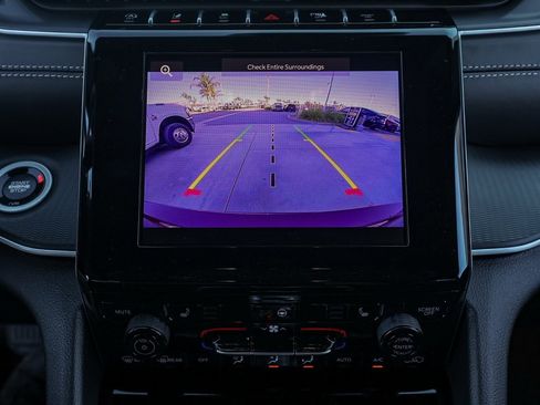 New 2025 Jeep Grand Cherokee L Altitude image 30