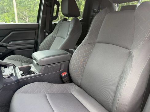 Used 2025 Toyota Tacoma SR5 AWD/4WD image 9