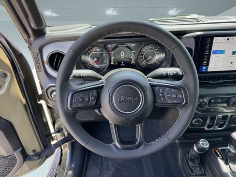 New 2025 Jeep Gladiator Sport image 27