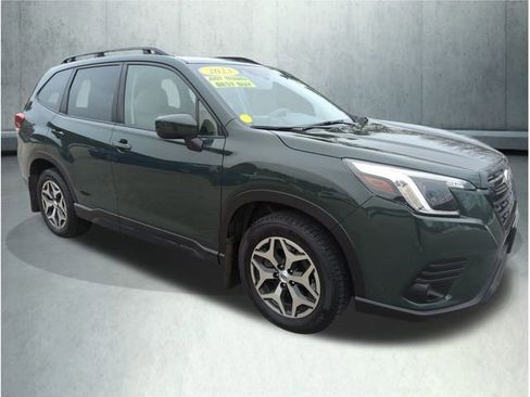 Used 2023 Subaru Forester Premium image 8