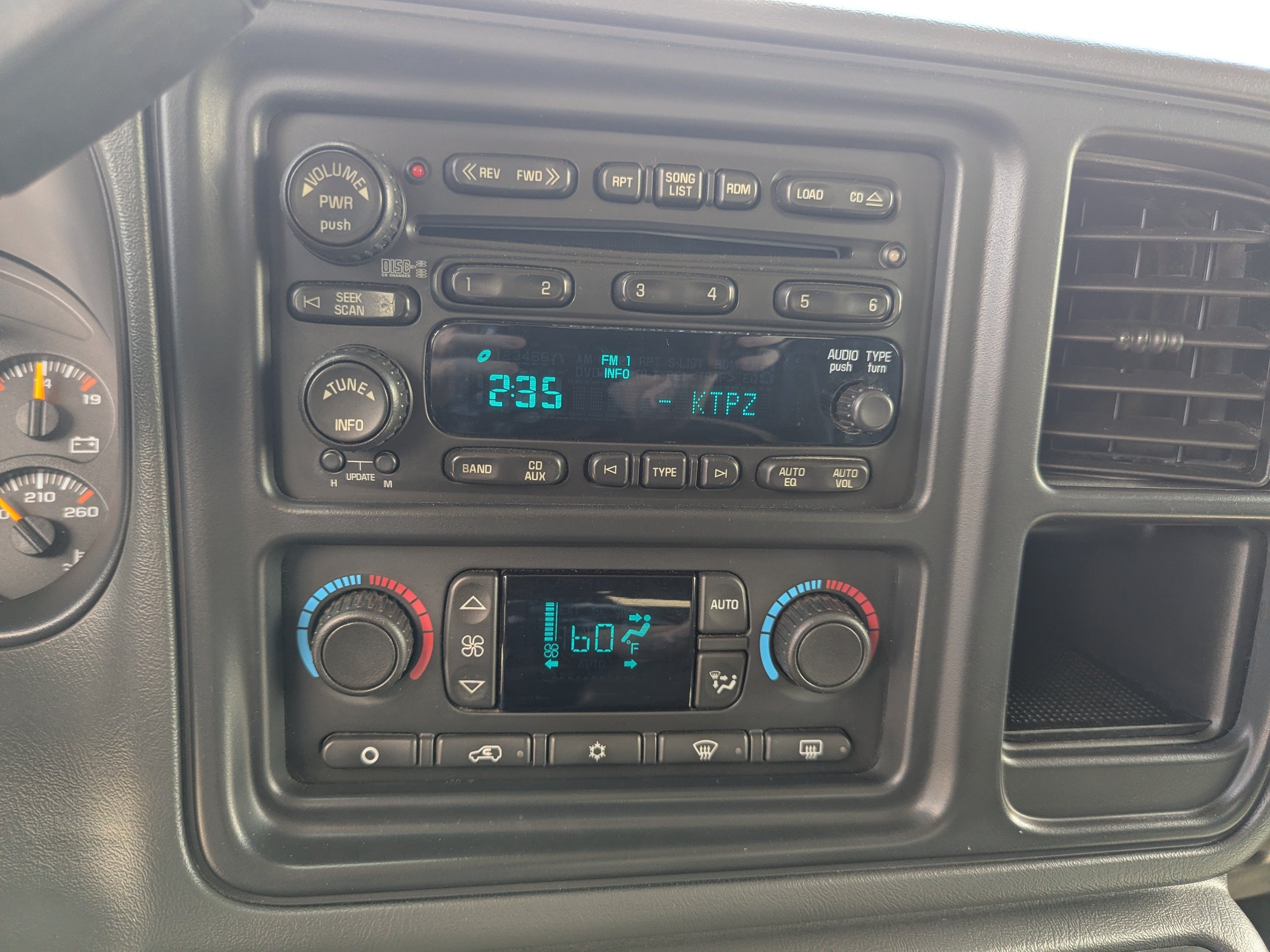 Used 2007 Chevrolet Silverado 3500 LT w/ Heavy-Duty Power Package AWD/4WD image 20