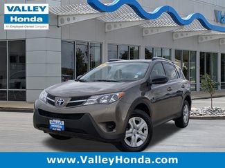 Used 2015 Toyota RAV4 LE video 1
