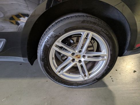 Certified 2024 Porsche Macan image 15